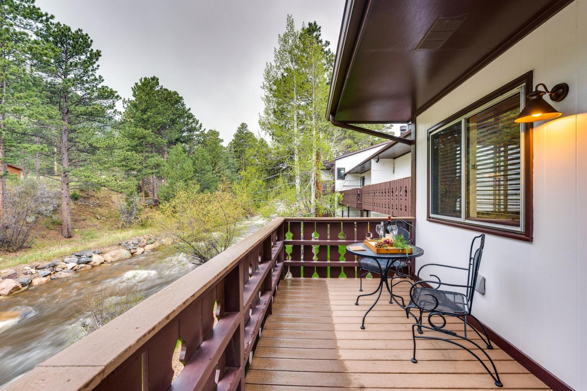 Balcony With River Views! Estes Park